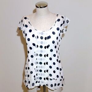 🤩 Sleeveless Silk Flutter Sleeve Top w/camisole liner - Size 6✨✨✨